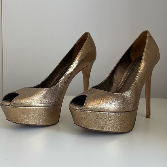 Gold platform heels , size 7.5. - Picture 4 of 7